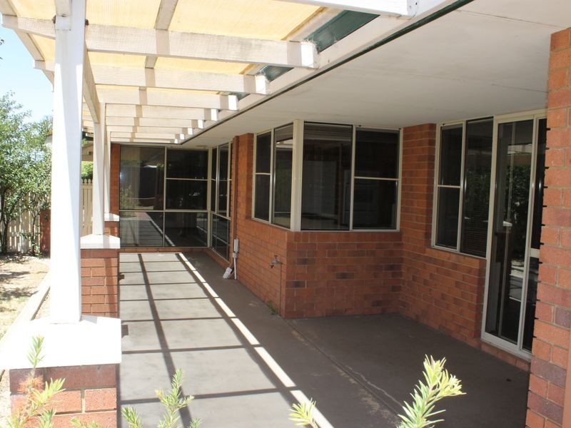 49 Hatherley Parade, Winthrop WA 6150