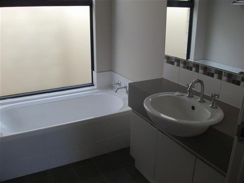 3/24 Windemere Crescent, Nollamara WA 6061