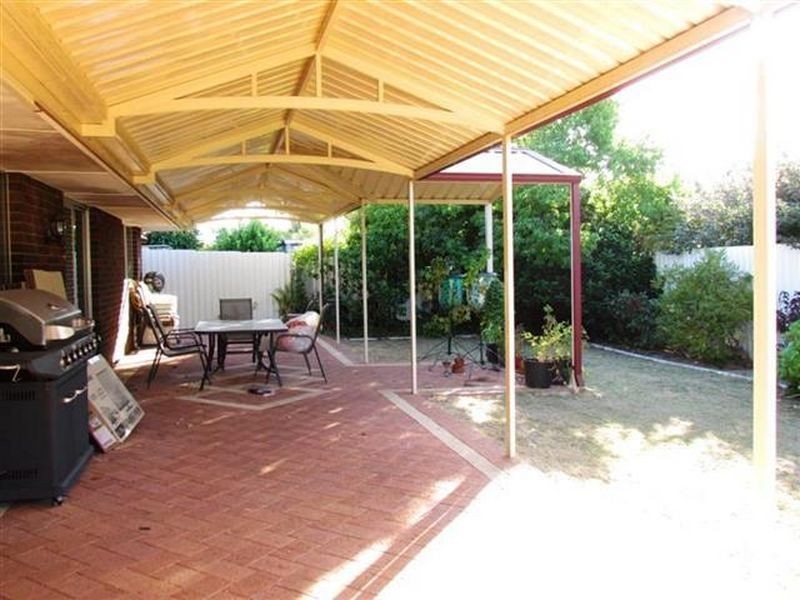 9 Crocus Way, Ferndale WA 6148