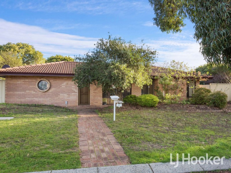 11 Bluebell Way, Bibra Lake WA 6163