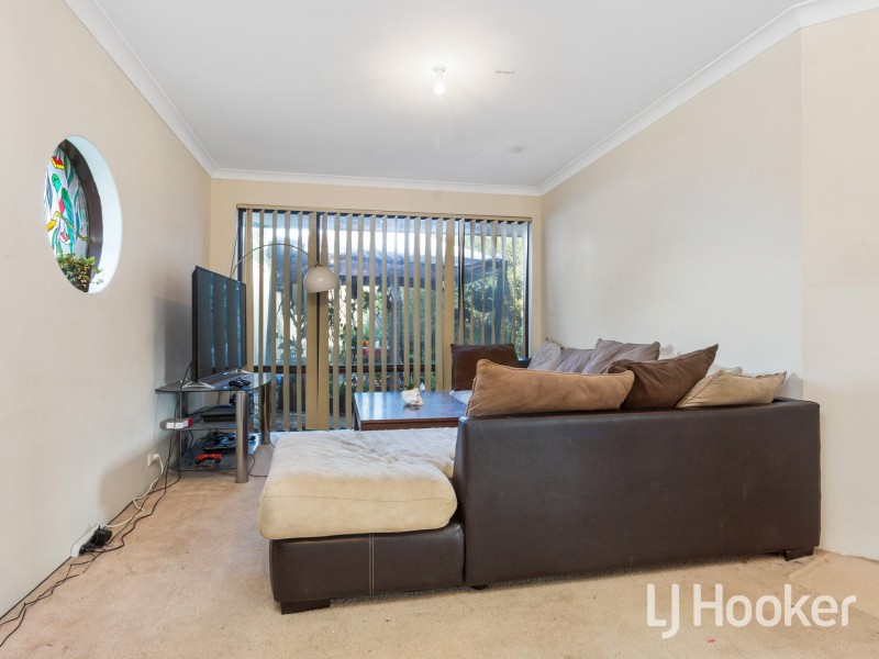 11 Bluebell Way, Bibra Lake WA 6163