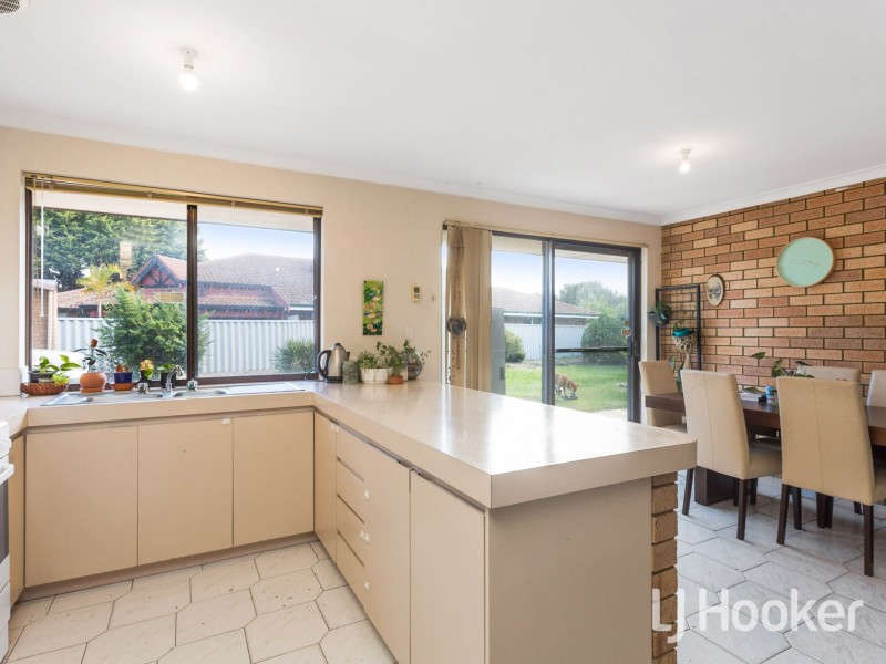 11 Bluebell Way, Bibra Lake WA 6163