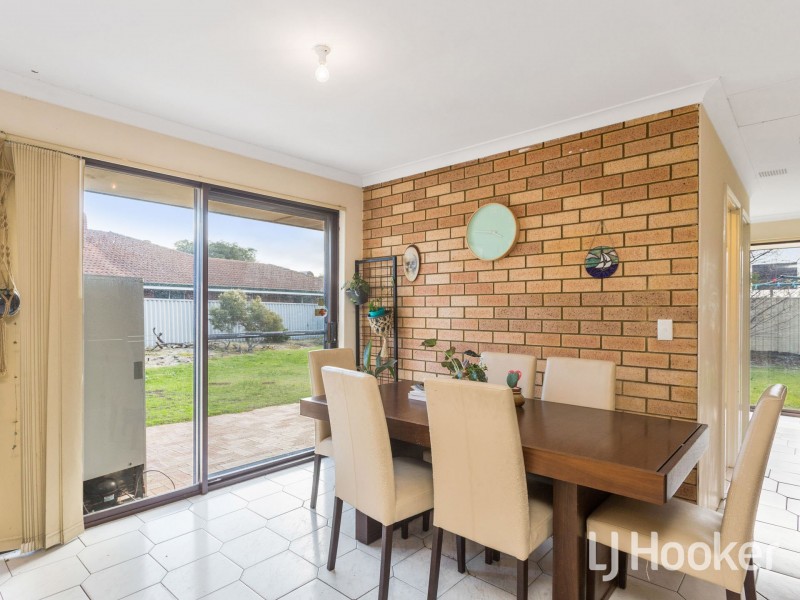 11 Bluebell Way, Bibra Lake WA 6163