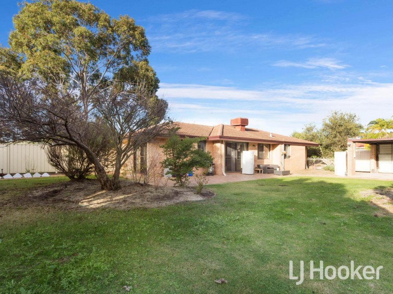 11 Bluebell Way, Bibra Lake WA 6163