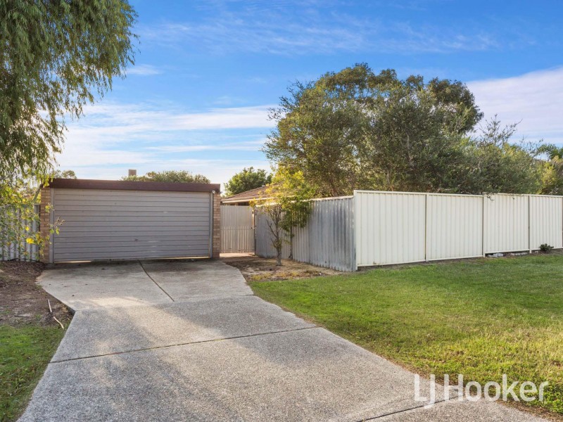 11 Bluebell Way, Bibra Lake WA 6163