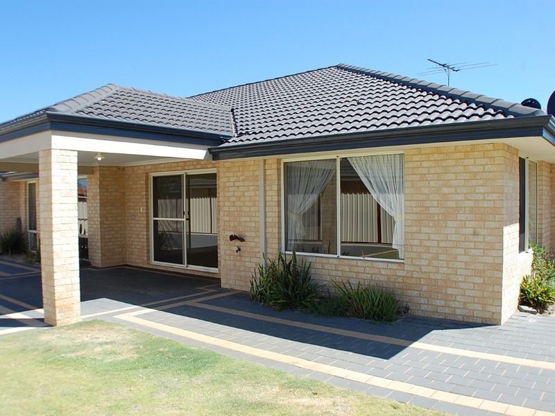 5 Becher Avenue, Canning Vale WA 6155