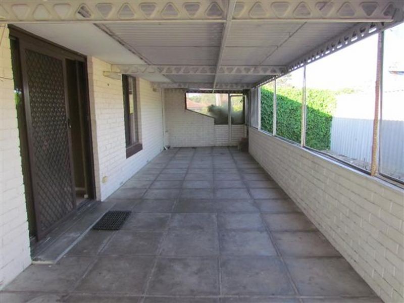 5 Merley Way, Parkwood WA 6147