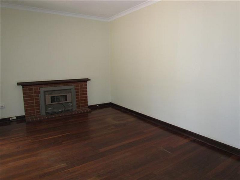 77 Henley Street, Como WA 6152