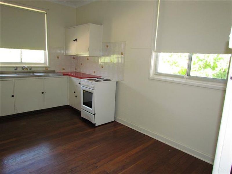 77 Henley Street, Como WA 6152