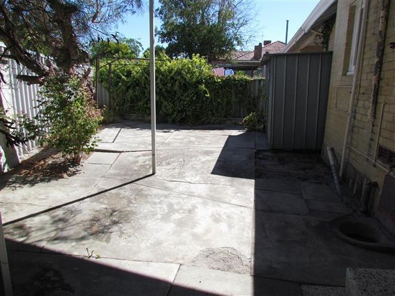 77 Henley Street, Como WA 6152
