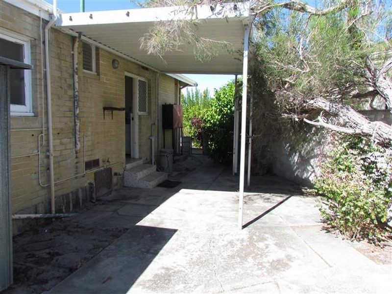 77 Henley Street, Como WA 6152