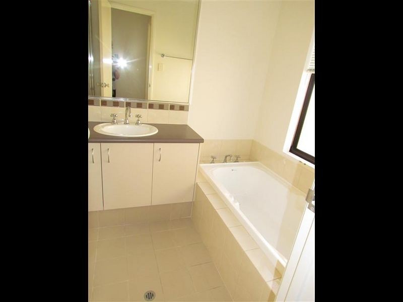 6 Viking Way, Darch WA 6065