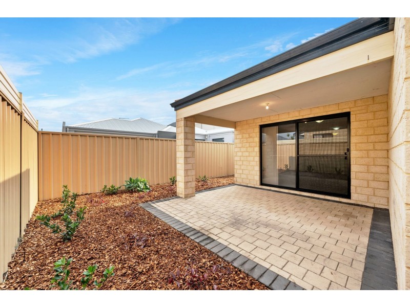 28 Fairlie Road, Canning Vale WA 6155