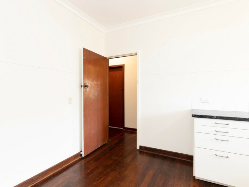 6 Holford Way, Wilson WA 6107