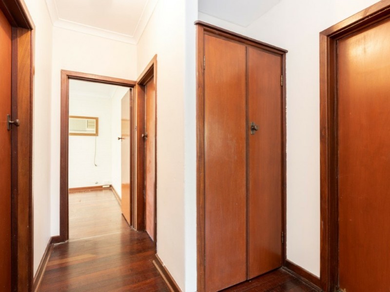 6 Holford Way, Wilson WA 6107