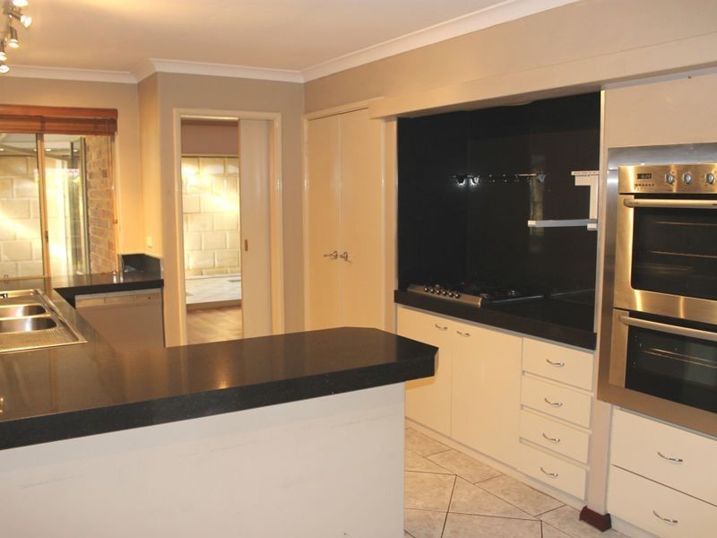 15 Mapstone Gardens, Murdoch WA 6150