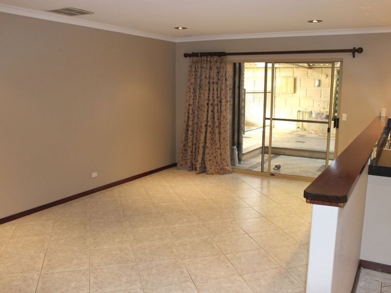 15 Mapstone Gardens, Murdoch WA 6150