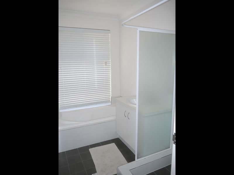 4 Raven Way, Harrisdale WA 6112