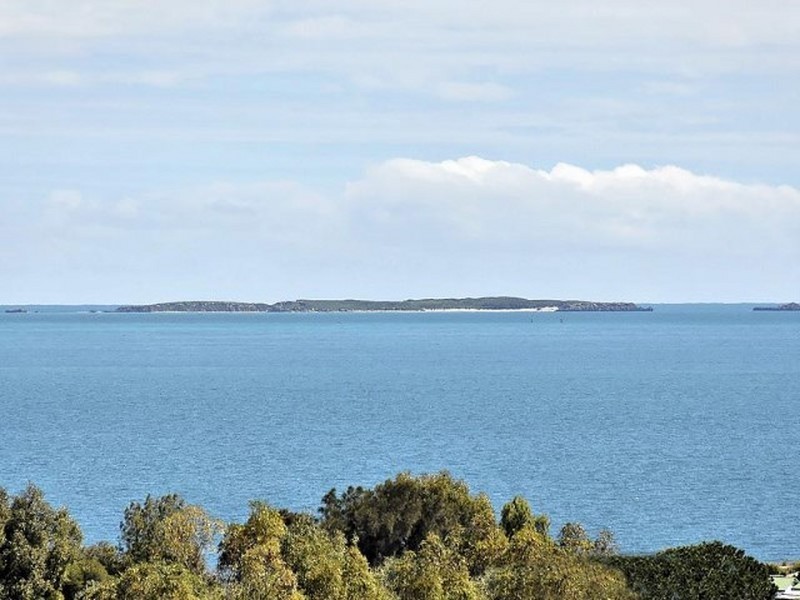 8 Anitra Court, Coogee WA 6166