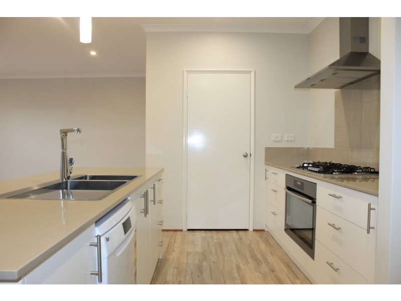 17 Crimson Road, Karnup WA 6176