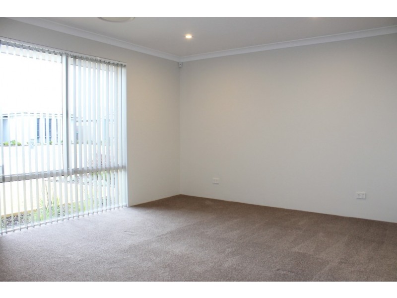 17 Crimson Road, Karnup WA 6176