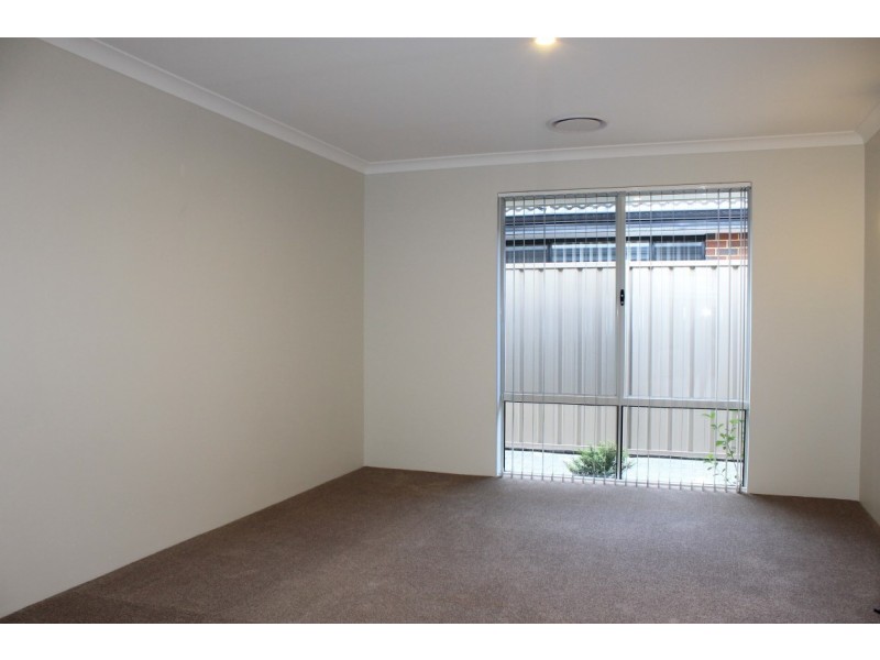 17 Crimson Road, Karnup WA 6176