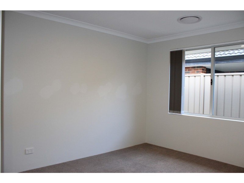 17 Crimson Road, Karnup WA 6176