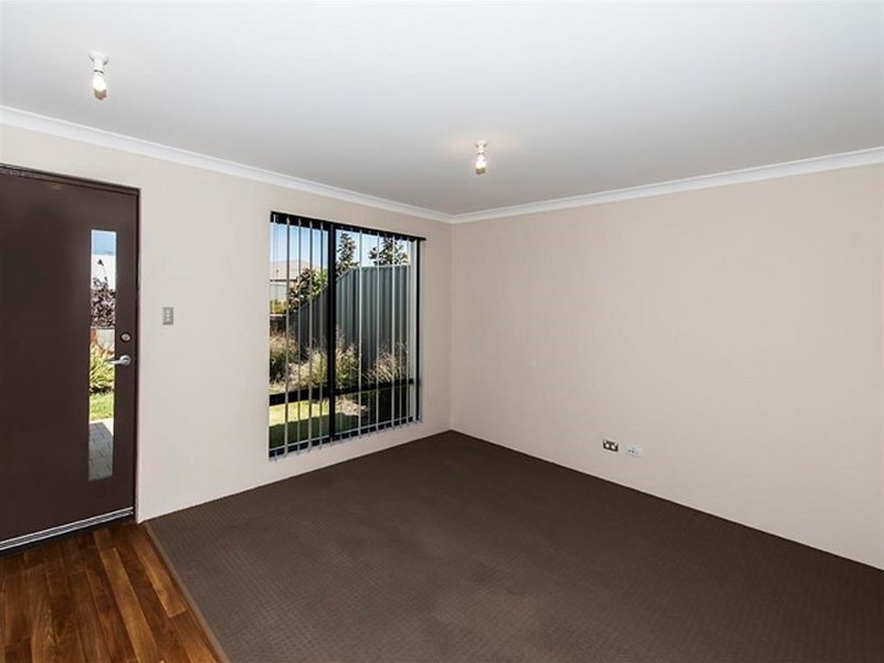 4 Keble Lane, Piara Waters WA 6112