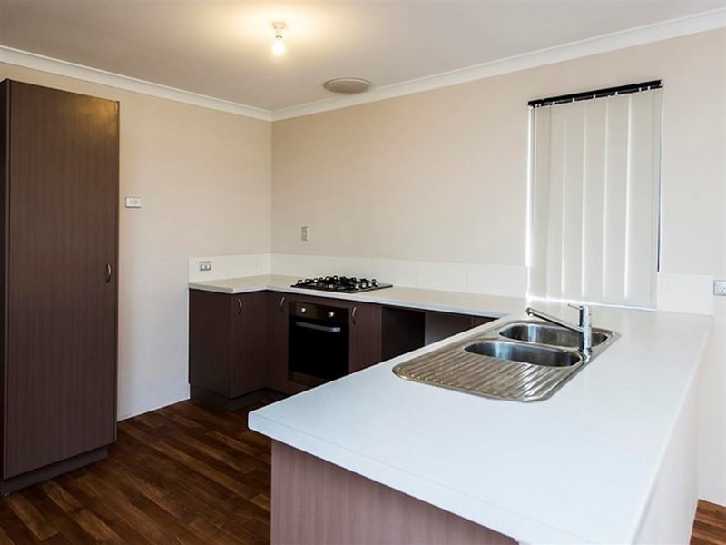 4 Keble Lane, Piara Waters WA 6112