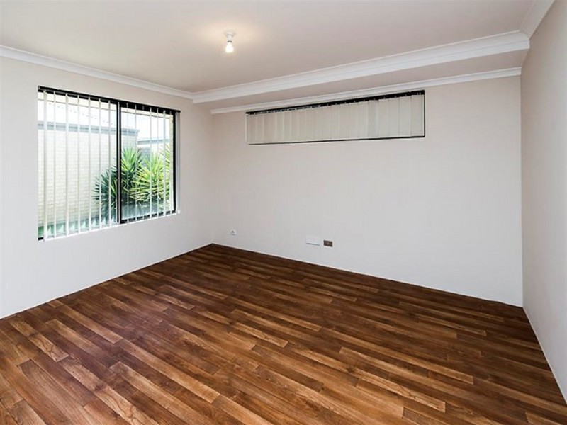 4 Keble Lane, Piara Waters WA 6112