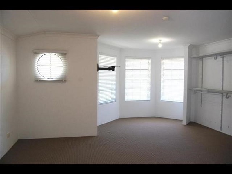 8 Lakeridge Drive, Cockburn Central WA 6164