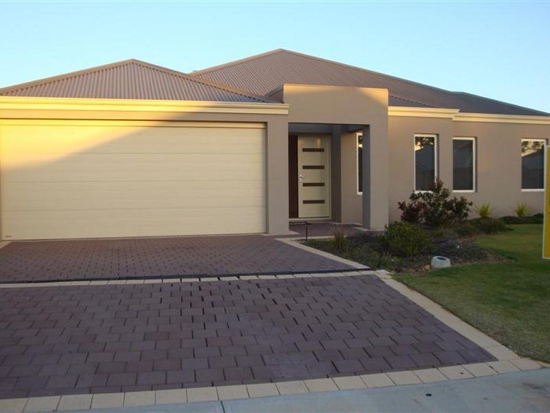 6 Weybridge Drive, Wellard WA 6170