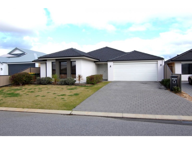 7 Montpellier Way, Piara Waters WA 6112
