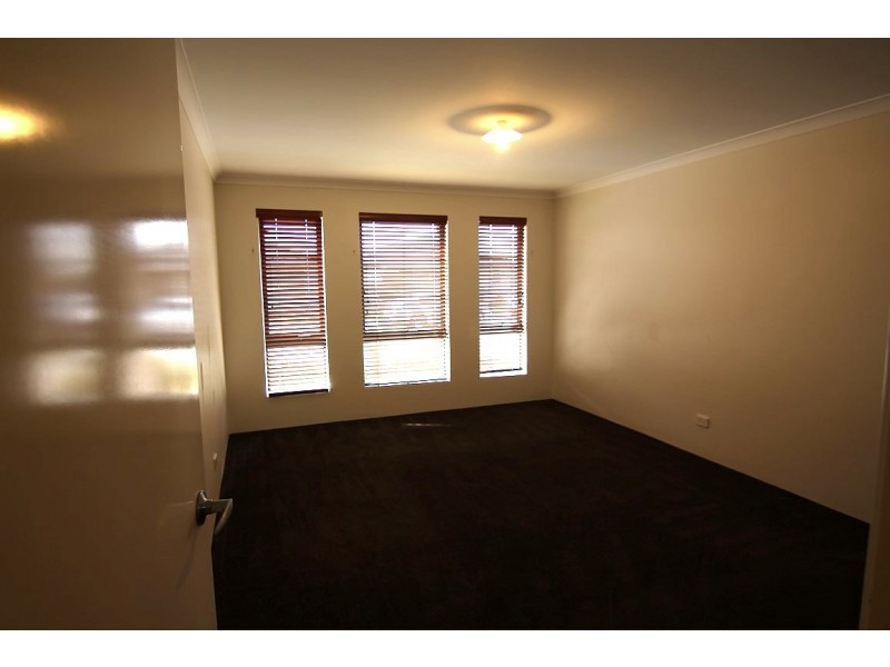 7 Montpellier Way, Piara Waters WA 6112