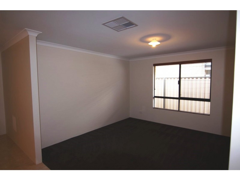7 Montpellier Way, Piara Waters WA 6112