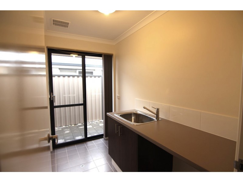 7 Montpellier Way, Piara Waters WA 6112