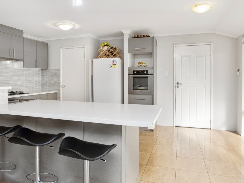 14 Samuel Loop, Canning Vale WA 6155