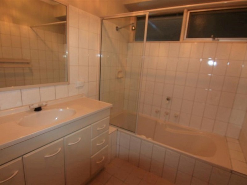 4 Hadlow Place, Thornlie WA 6108