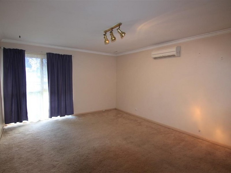 4 Hadlow Place, Thornlie WA 6108