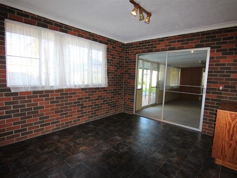 4 Hadlow Place, Thornlie WA 6108