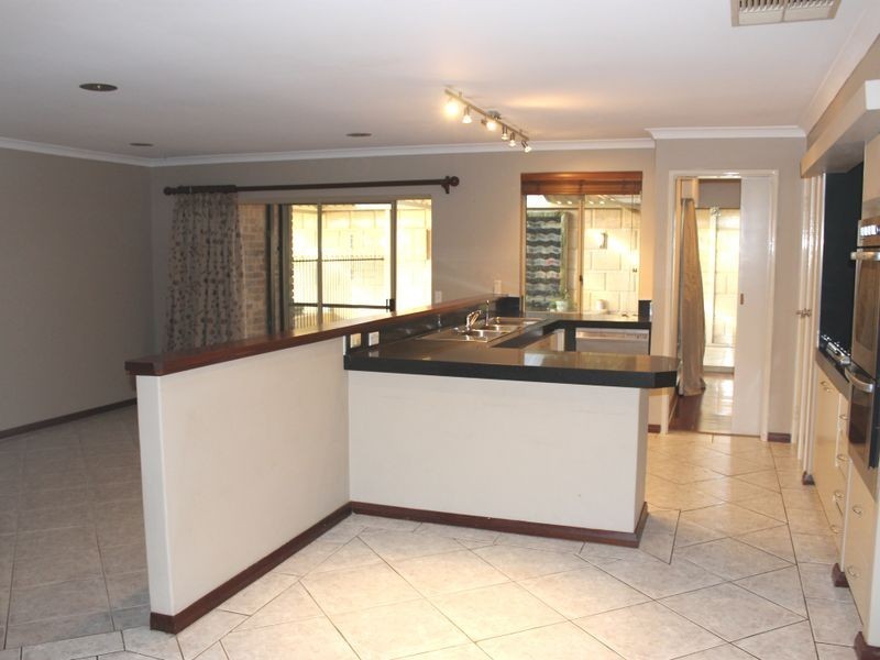 15 Mapstone Gardens, Murdoch WA 6150