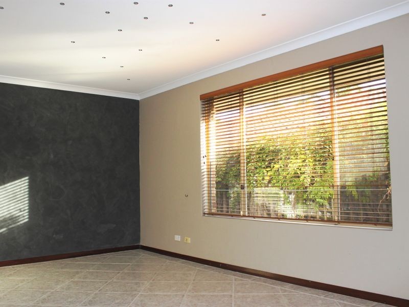 15 Mapstone Gardens, Murdoch WA 6150