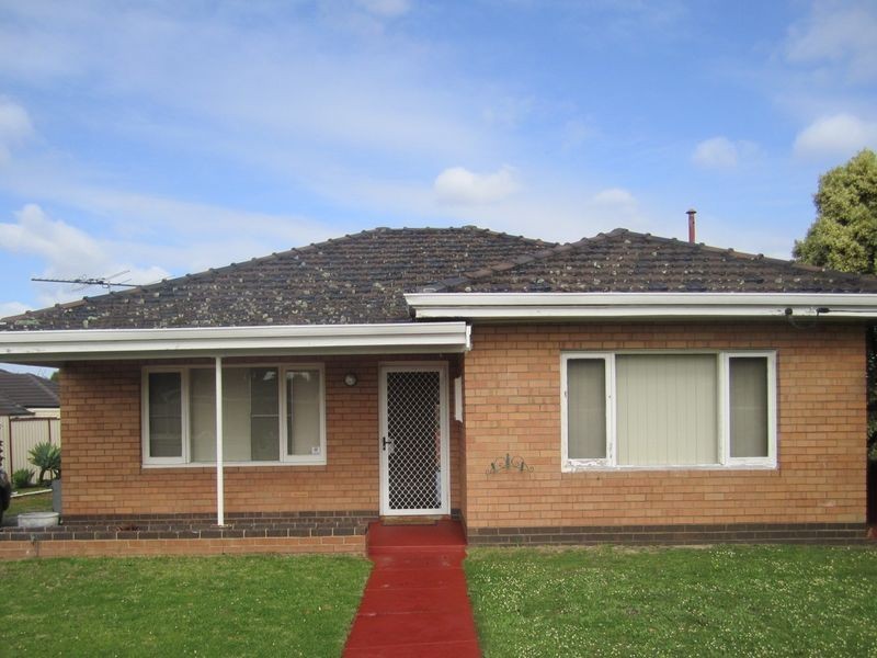 57 Cross Street, Queens Park WA 6107