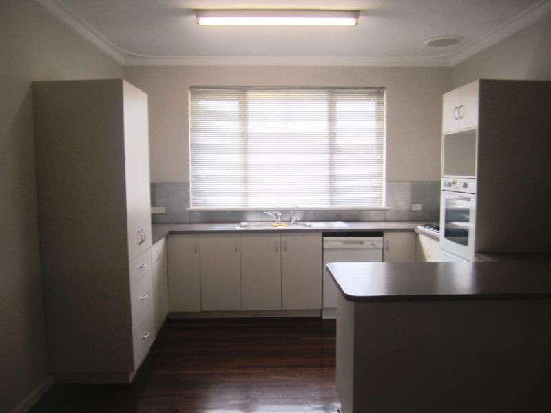 57 Cross Street, Queens Park WA 6107