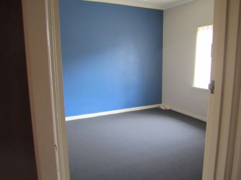 57 Cross Street, Queens Park WA 6107