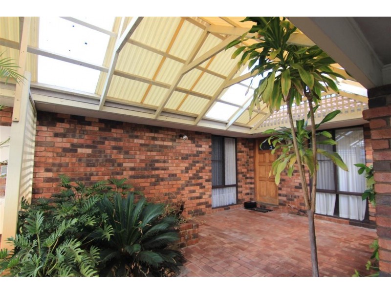 10 Witney Place, Leeming WA 6149