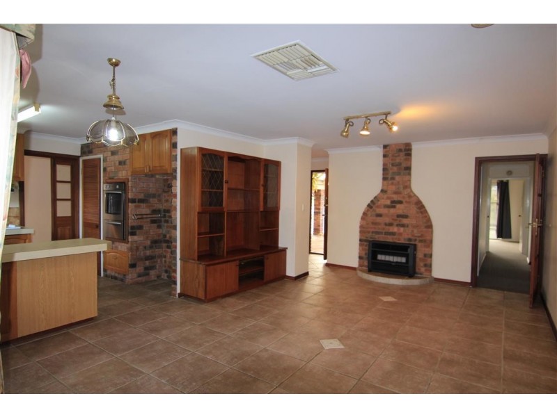 10 Witney Place, Leeming WA 6149