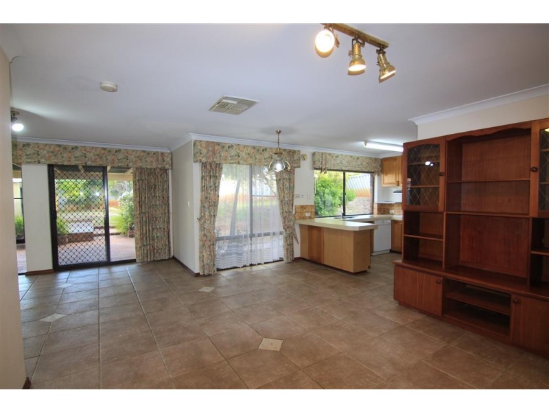 10 Witney Place, Leeming WA 6149