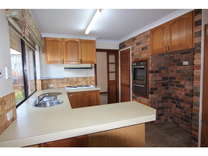 10 Witney Place, Leeming WA 6149