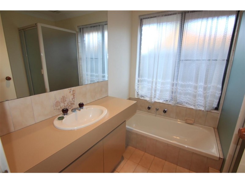 10 Witney Place, Leeming WA 6149